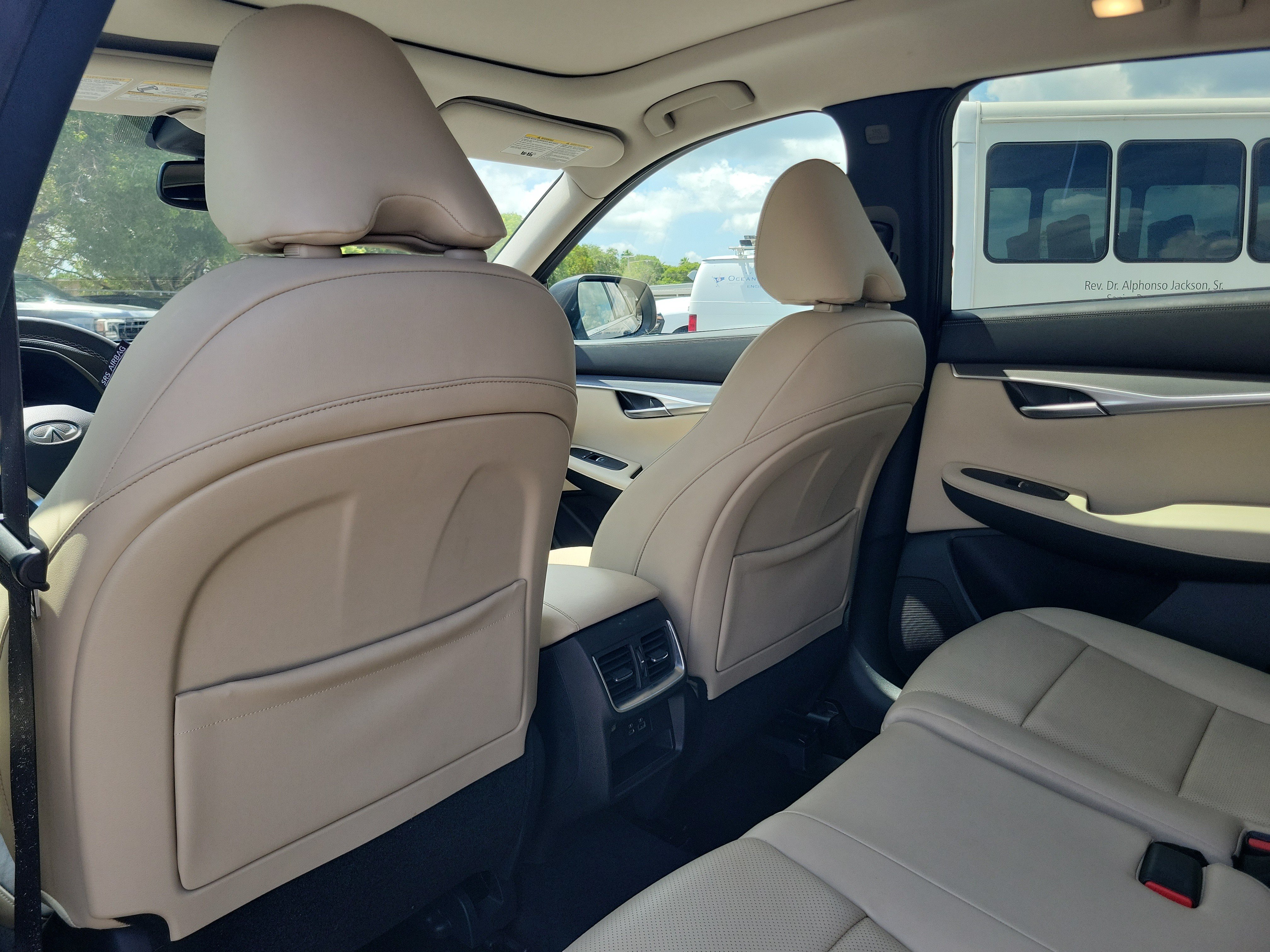 Used 2022 INFINITI QX50 Luxe FWD image 16