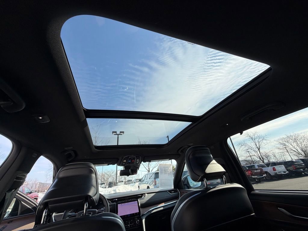 Certified 2025 Jeep Grand Cherokee Summit w/ Adv Protech Group IV image 33