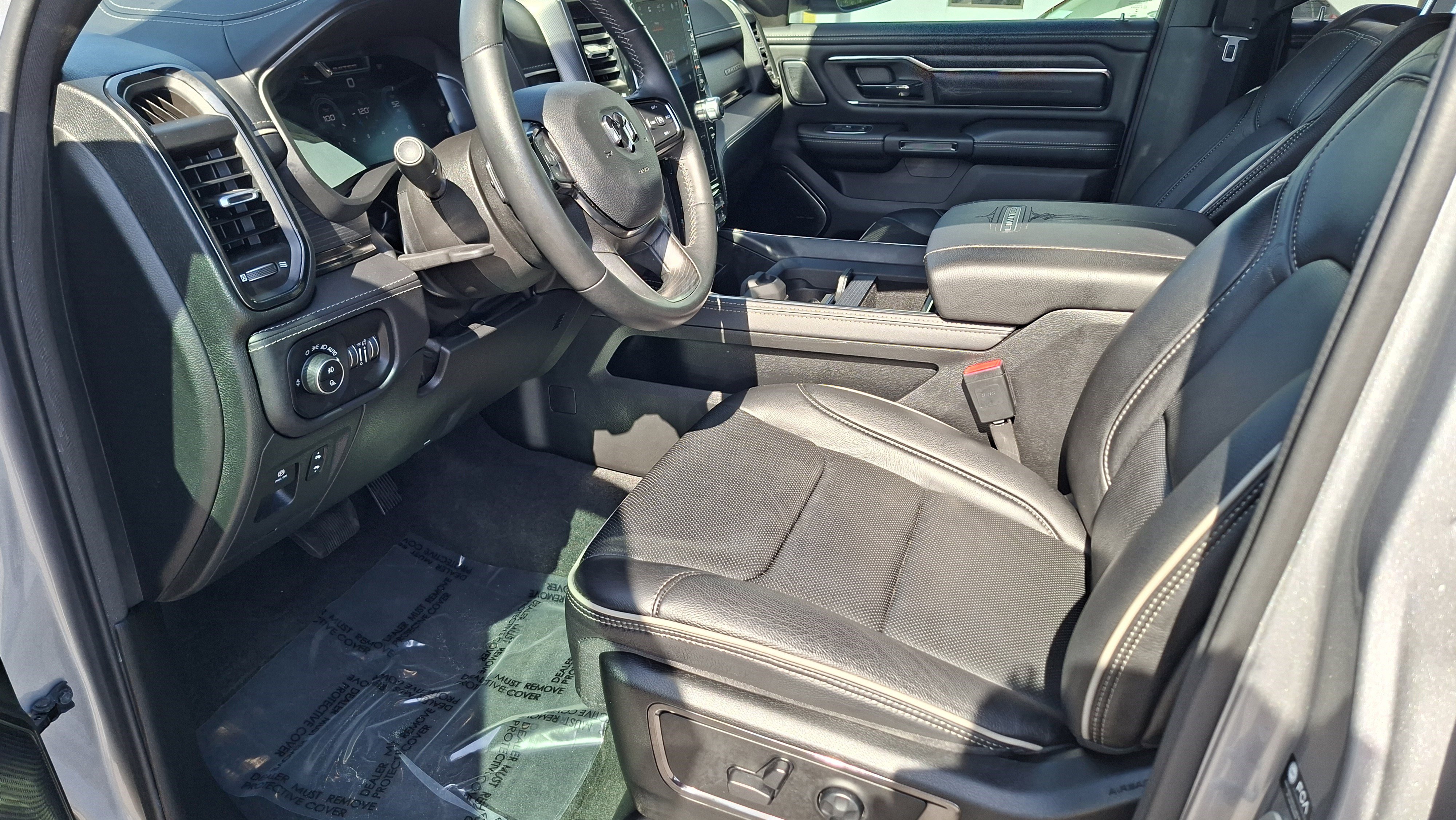 Used 2024 RAM 1500 Limited AWD/4WD image 9
