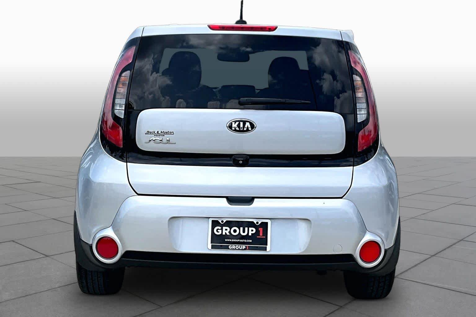 Used 2016 Kia Soul ! FWD image 5