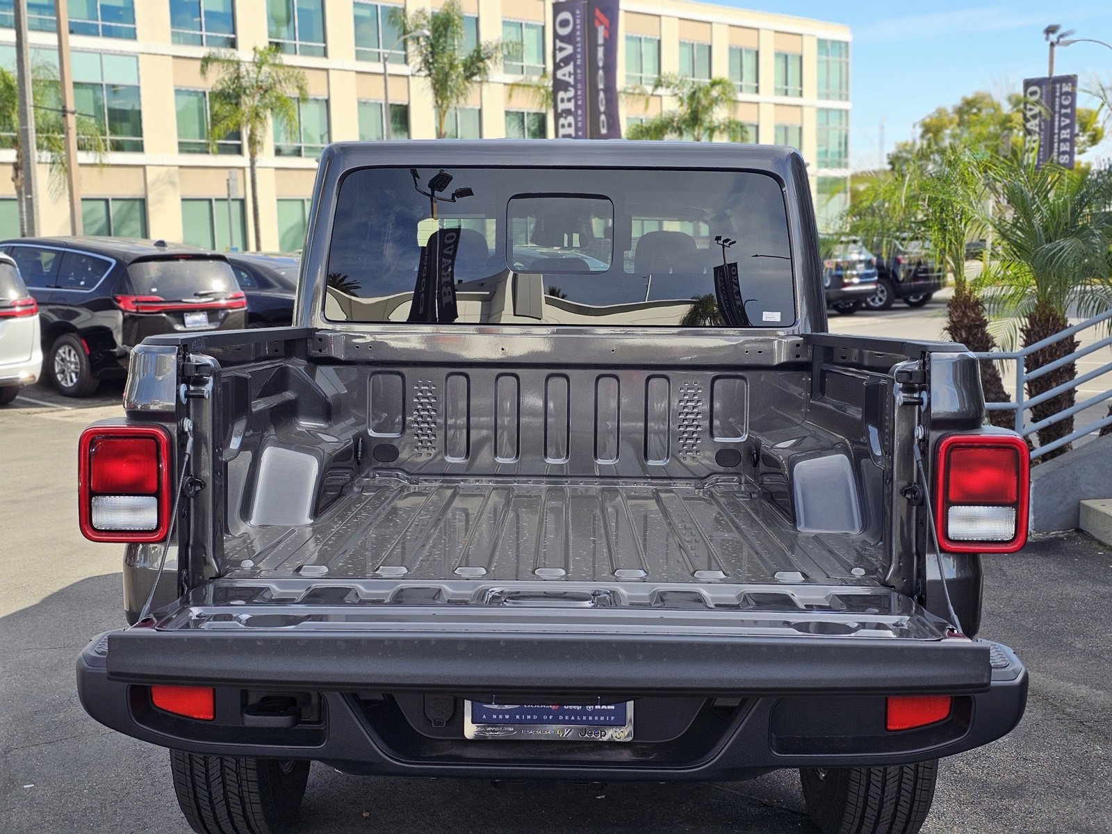 New 2026 Jeep Gladiator Sahara image 7