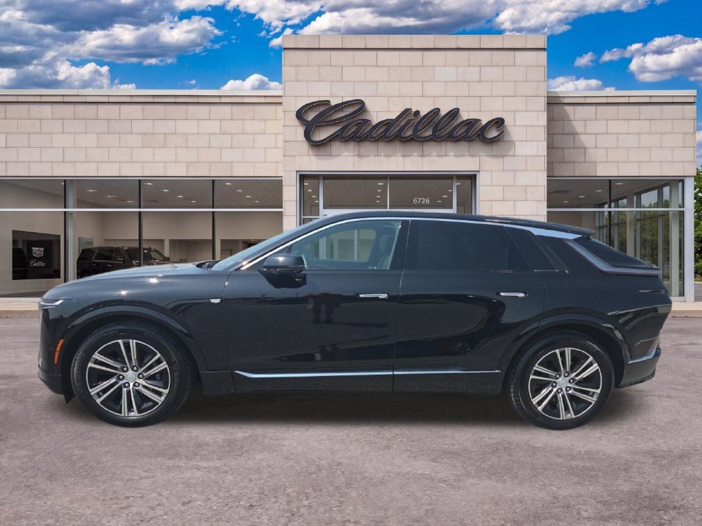 Used 2024 Cadillac Lyriq Luxury AWD/4WD image 5