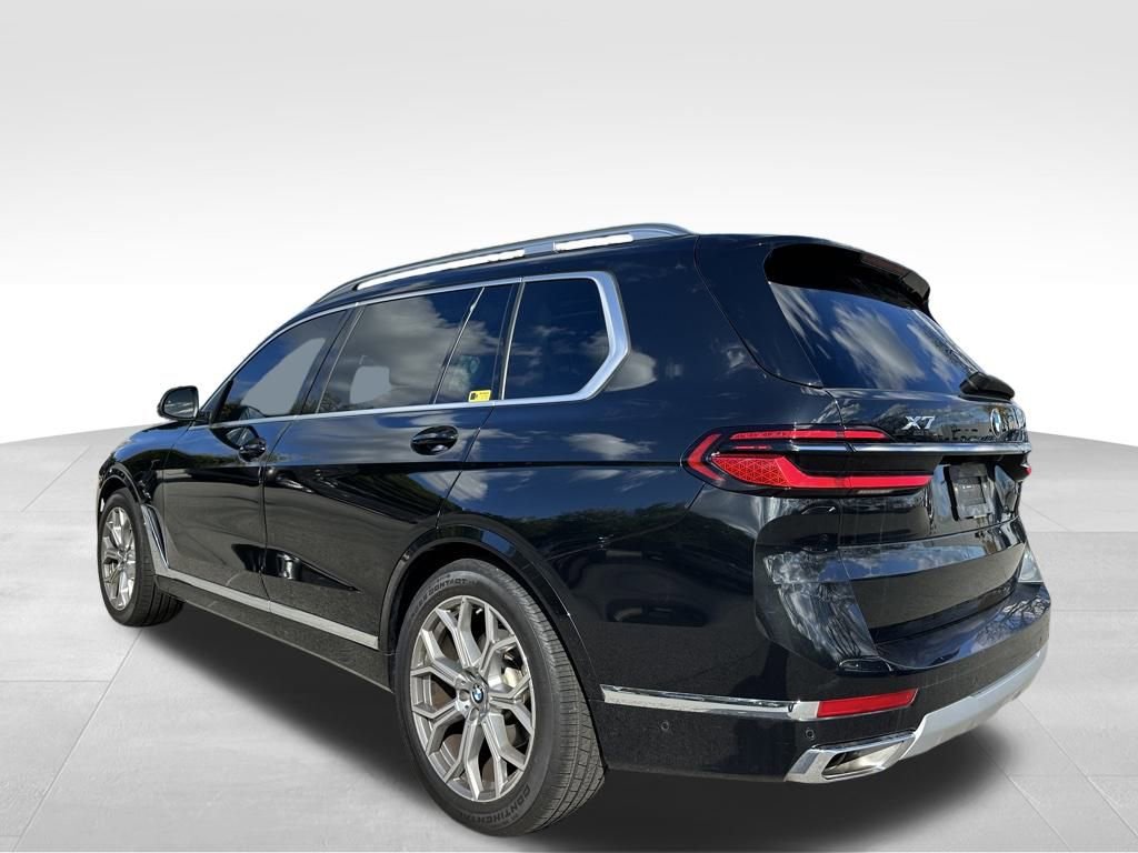 Used 2025 BMW X7 xDrive40i w/ Premium Package image 10