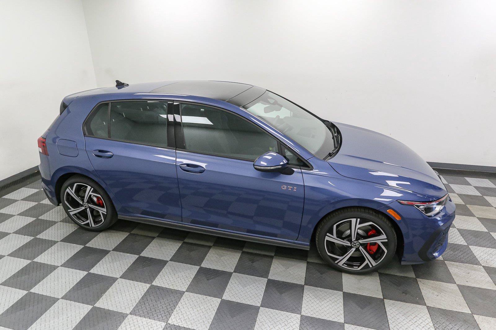 New 2026 Volkswagen GTI SE FWD image 5