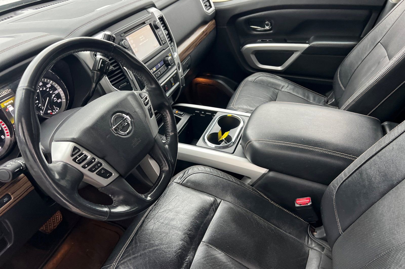 Used 2017 Nissan Titan SL AWD/4WD image 11