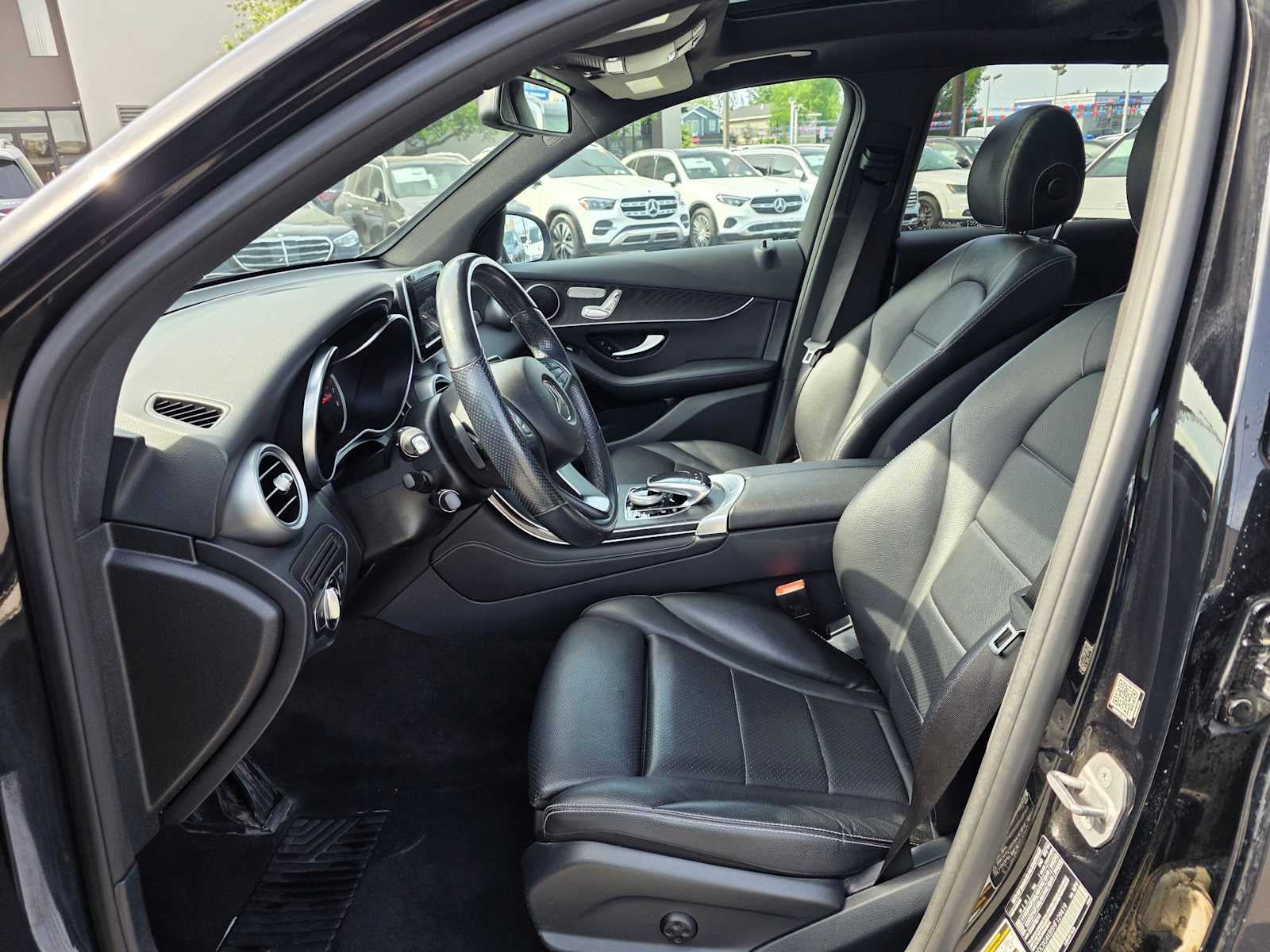 Used 2017 Mercedes-Benz GLC 300 4MATIC image 20