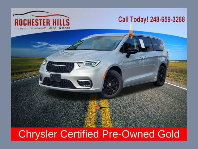 Used 2024 Chrysler Pacifica Touring-L FWD image 1