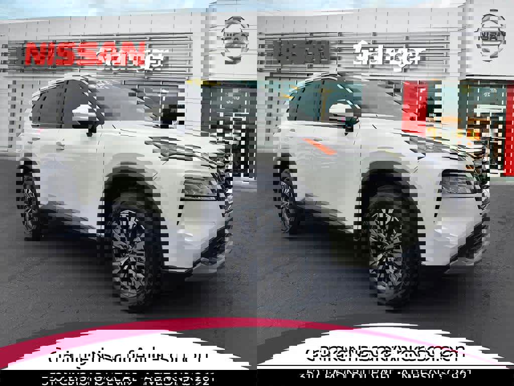 Used 2023 Nissan Rogue SV image 1