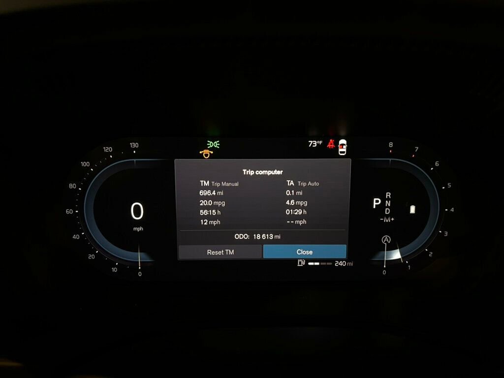 Used 2023 Volvo XC60 B5 Plus image 18