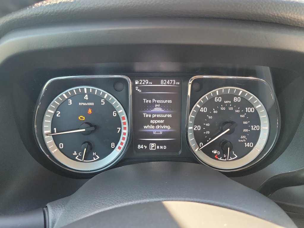 Used 2018 Nissan Titan SV w/ SV Convenience Package RWD image 13