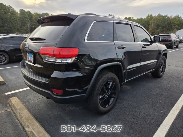 Used 2018 Jeep Grand Cherokee Laredo AWD/4WD image 3