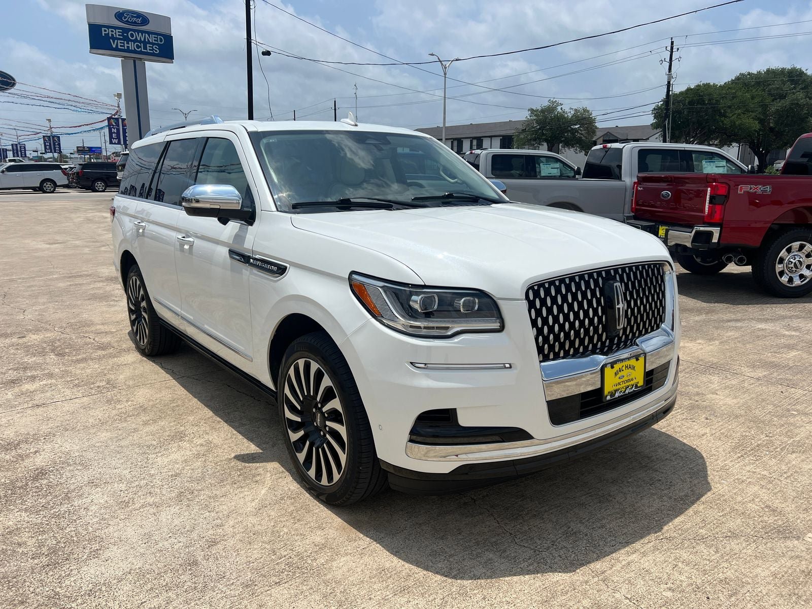 Used 2024 Lincoln Navigator Black Label AWD/4WD image 1