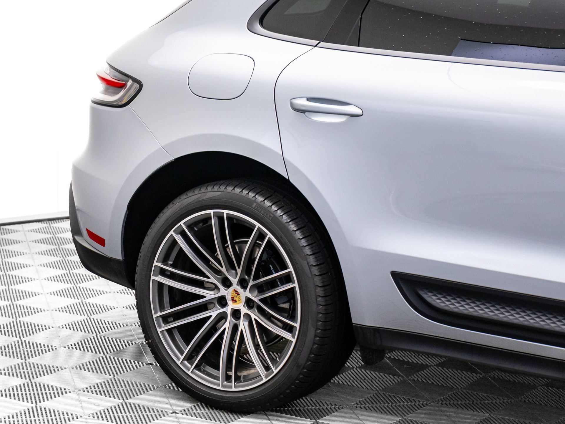 Certified 2026 Porsche Macan AWD/4WD image 35
