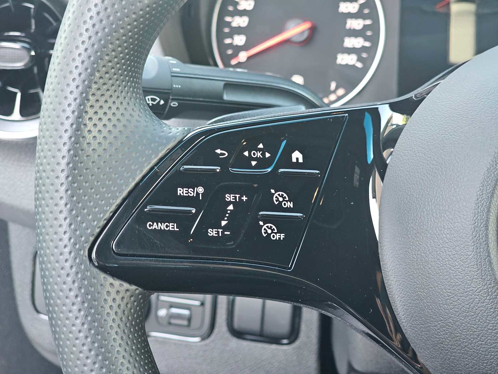 Used 2025 Mercedes-Benz Sprinter 2500 image 24