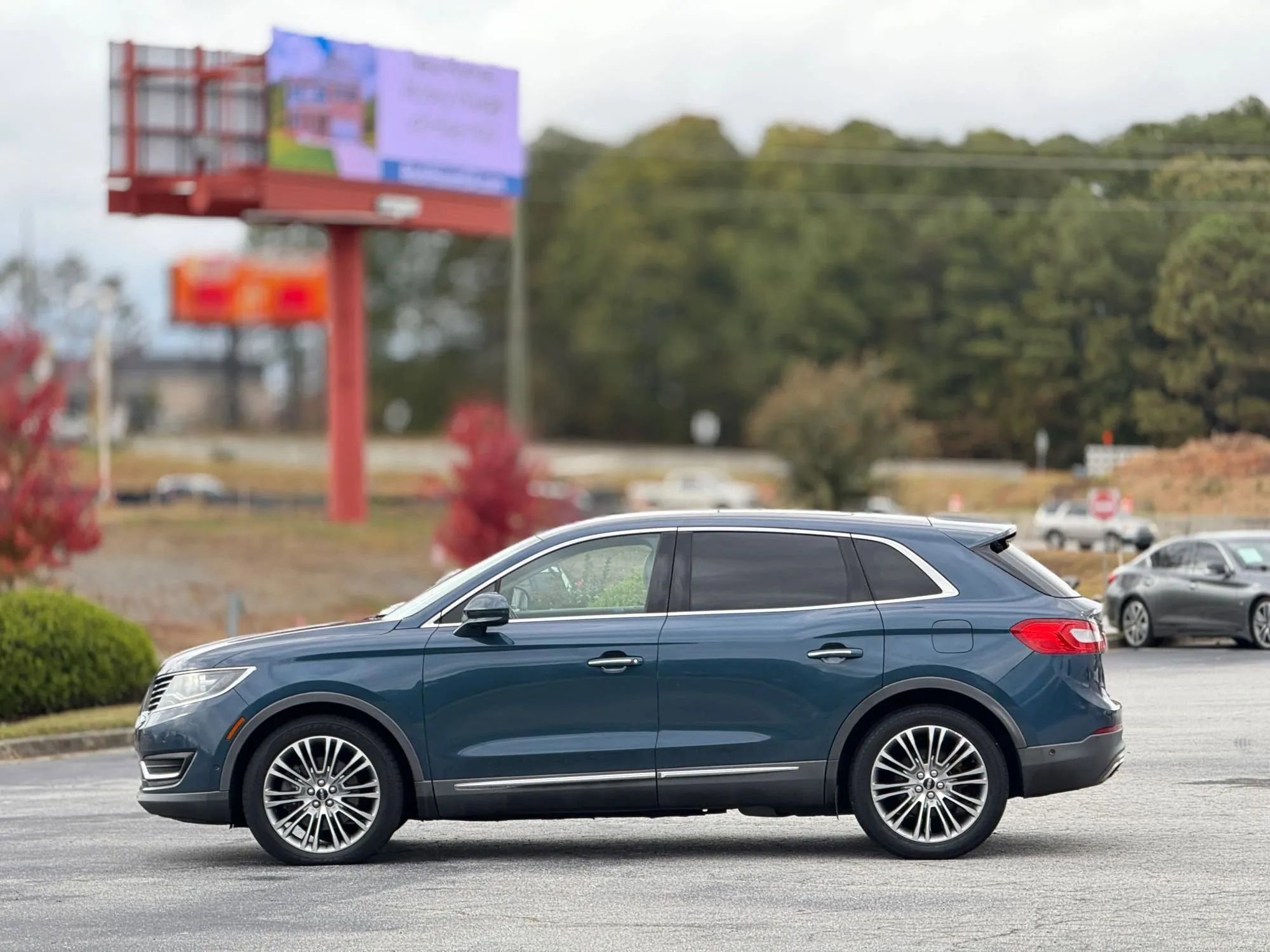 Used 2016 Lincoln MKX Reserve w/ Technology Package image 8