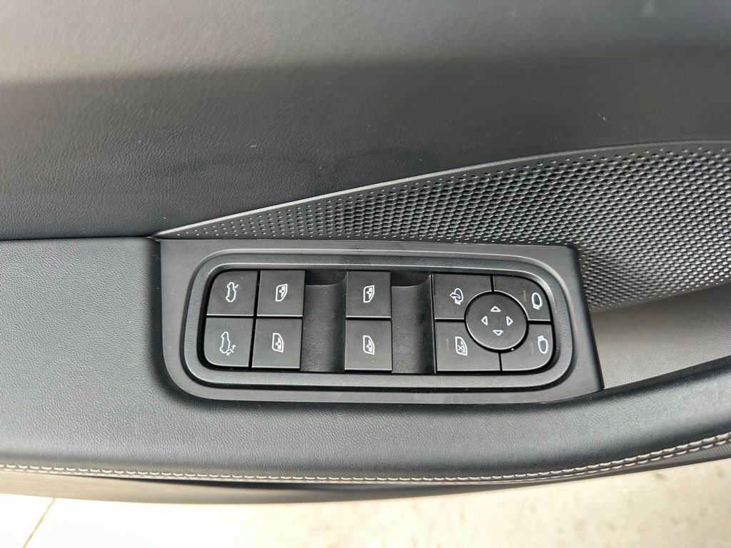 Certified 2024 Porsche Macan Turbo Electric w/ Premium Package AWD/4WD image 19