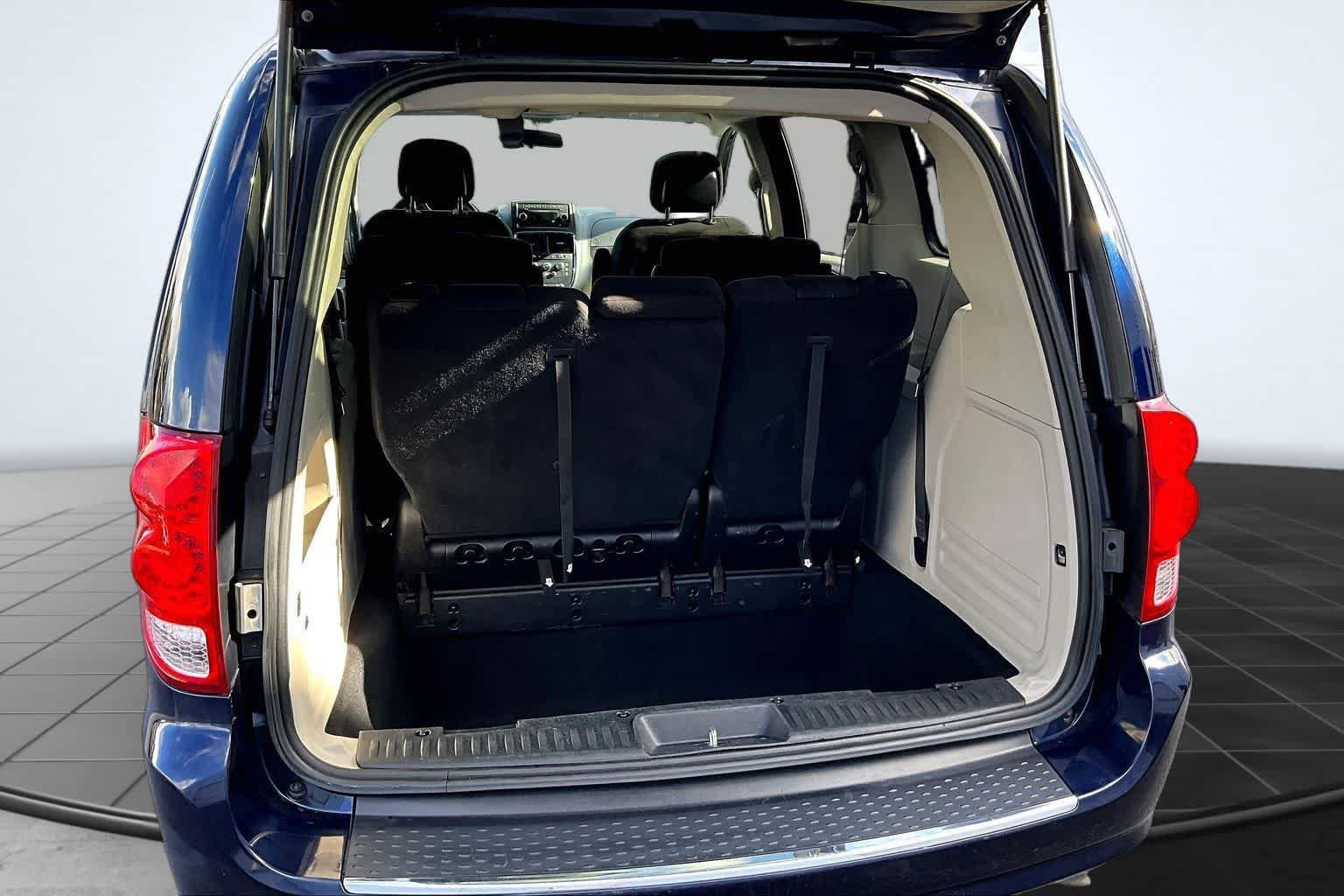 Used 2016 Dodge Grand Caravan SE w/ Quick Order Package 29E SE FWD image 19