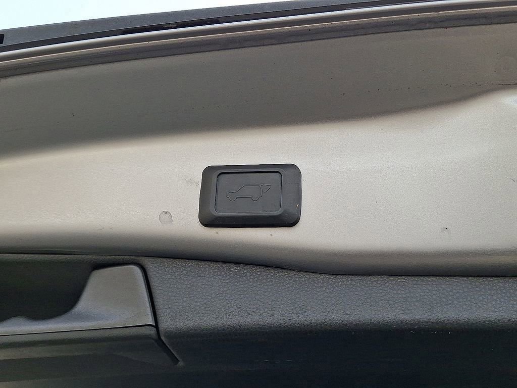 Used 2021 Toyota RAV4 XLE w/ Convenience Package AWD/4WD image 30