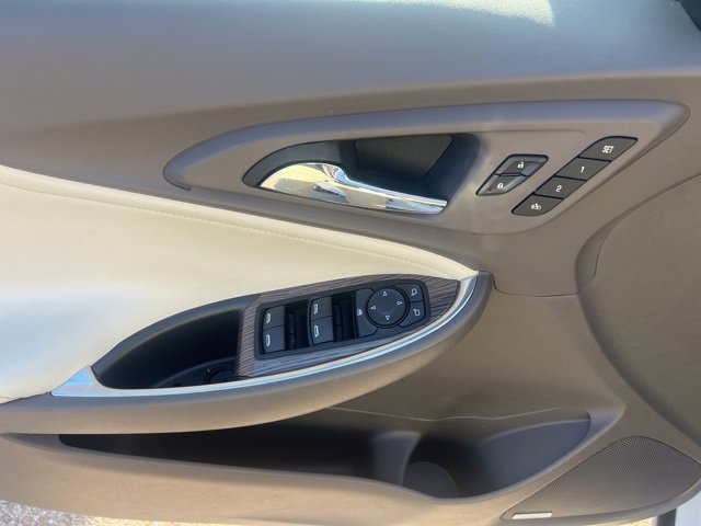 Used 2024 Chevrolet Malibu LT image 12