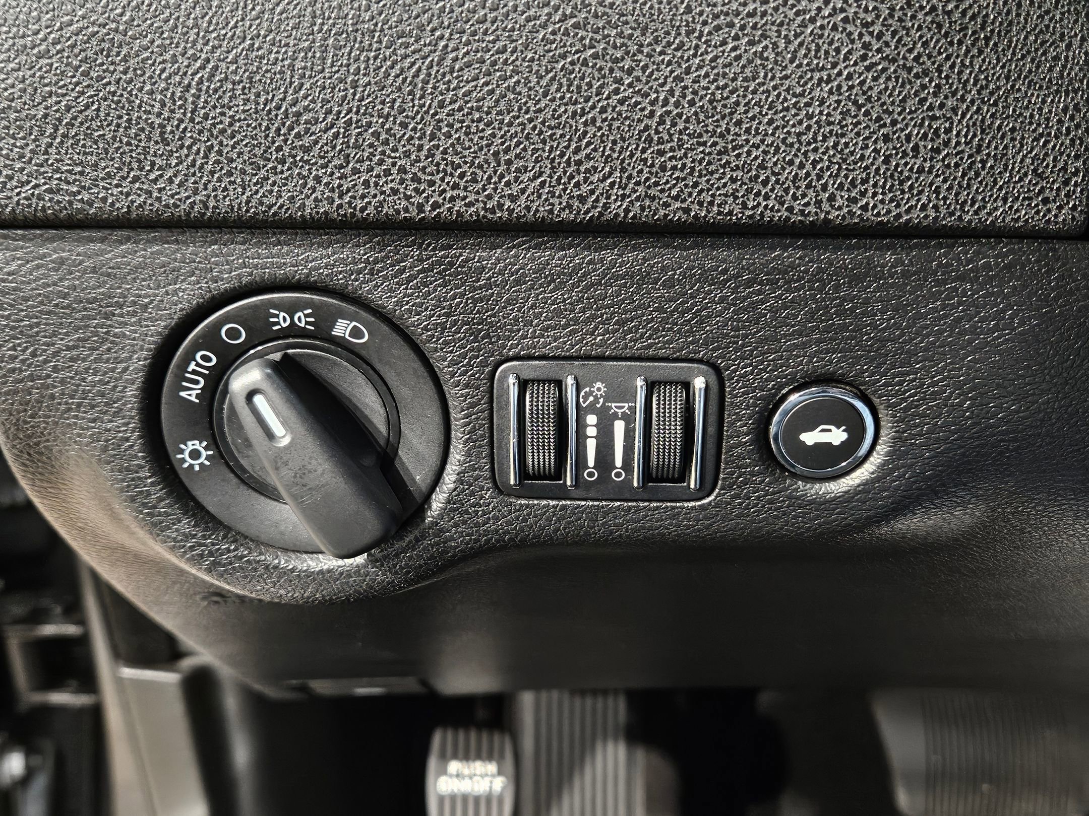 Used 2023 Dodge Charger R/T w/ Blacktop Package image 27