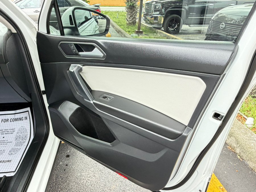 Used 2020 Volkswagen Tiguan SE FWD image 26