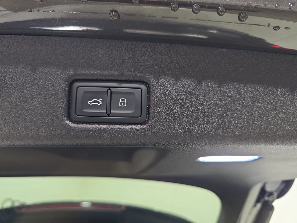 Used 2025 Audi Q5 Premium w/ Premium Plus AWD/4WD image 16
