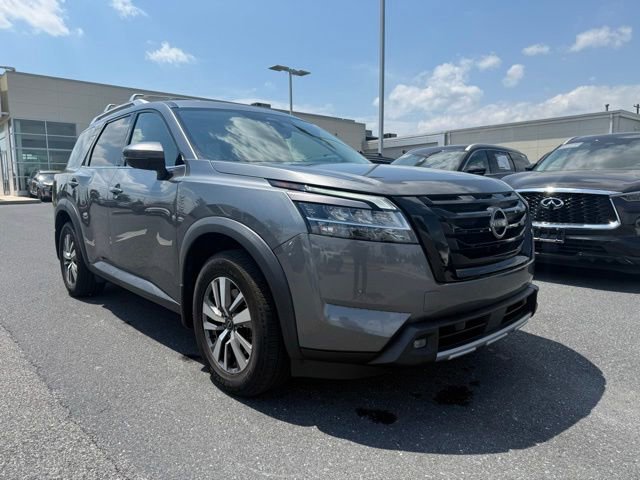 Used 2022 Nissan Pathfinder SL w/ Lighting Package (N92)