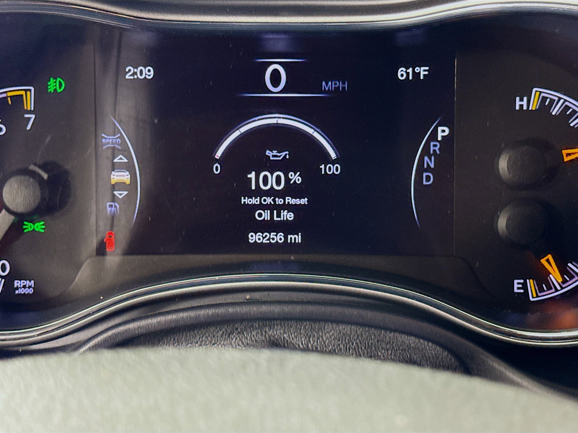 Used 2018 Jeep Grand Cherokee Altitude AWD/4WD image 12