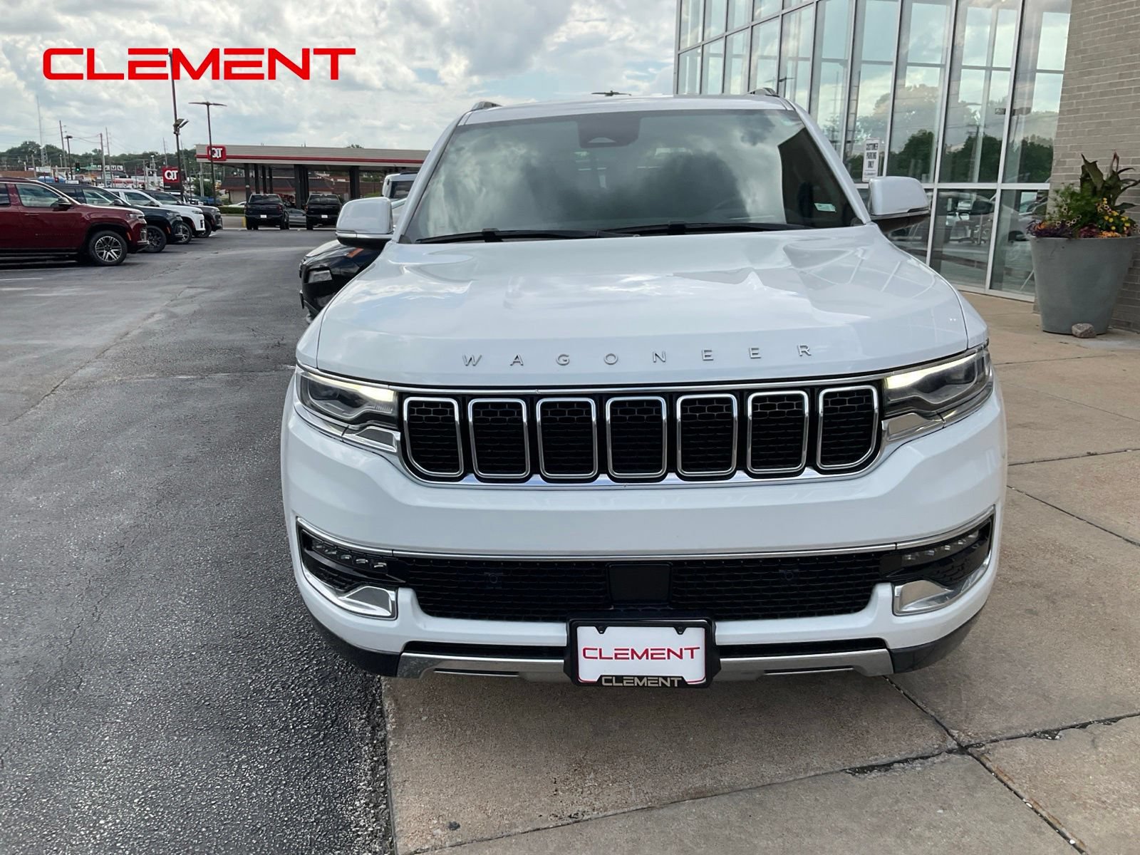 Used 2022 Jeep Wagoneer Series III AWD/4WD image 2