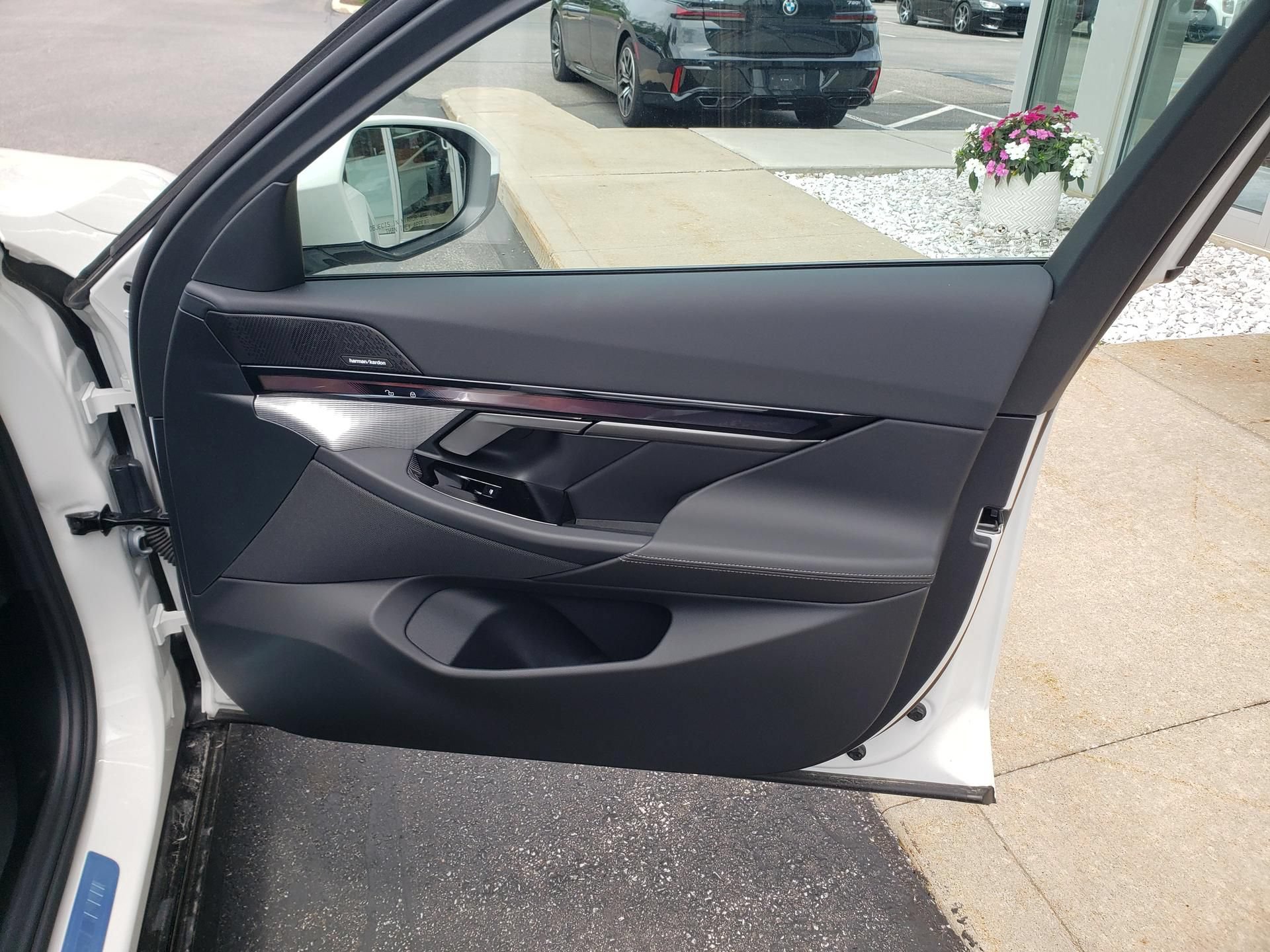New 2027 BMW 530i xDrive w/ M Sport Package AWD/4WD image 18