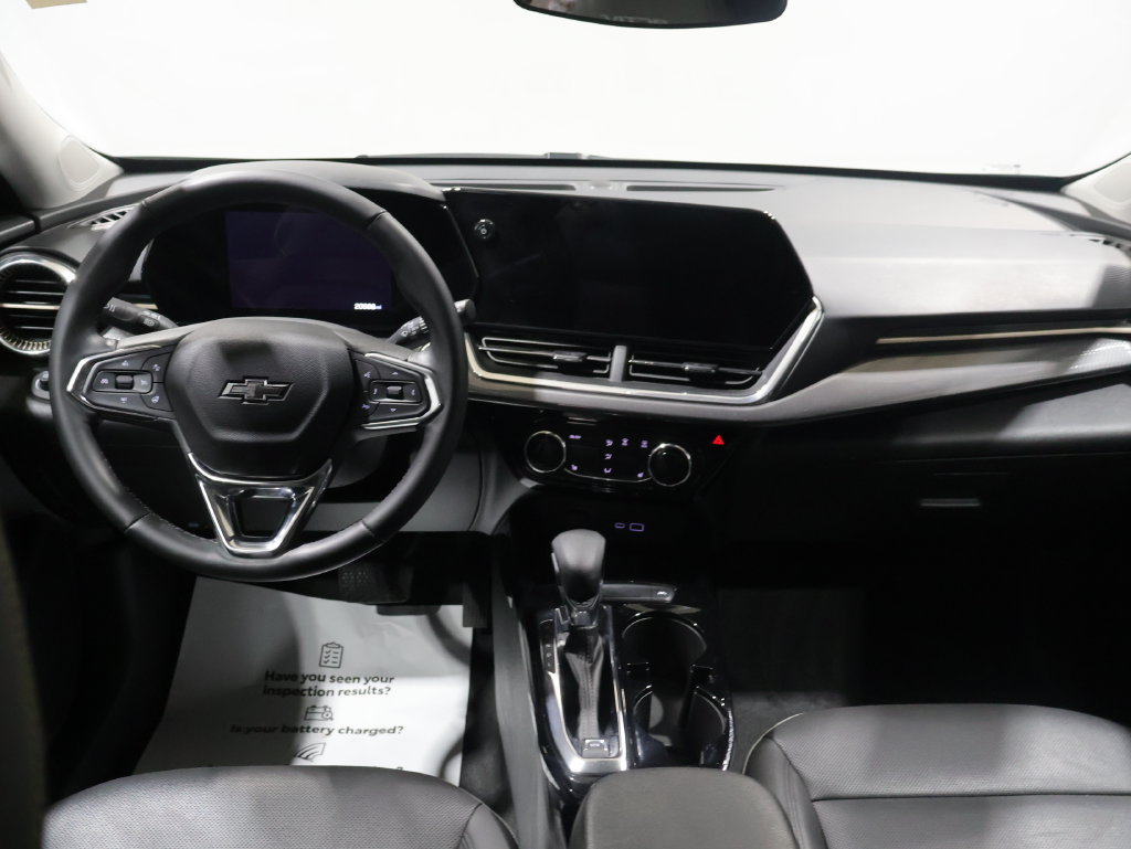 Used 2025 Chevrolet Trax ACTIV w/ Driver Confidence Package FWD image 17