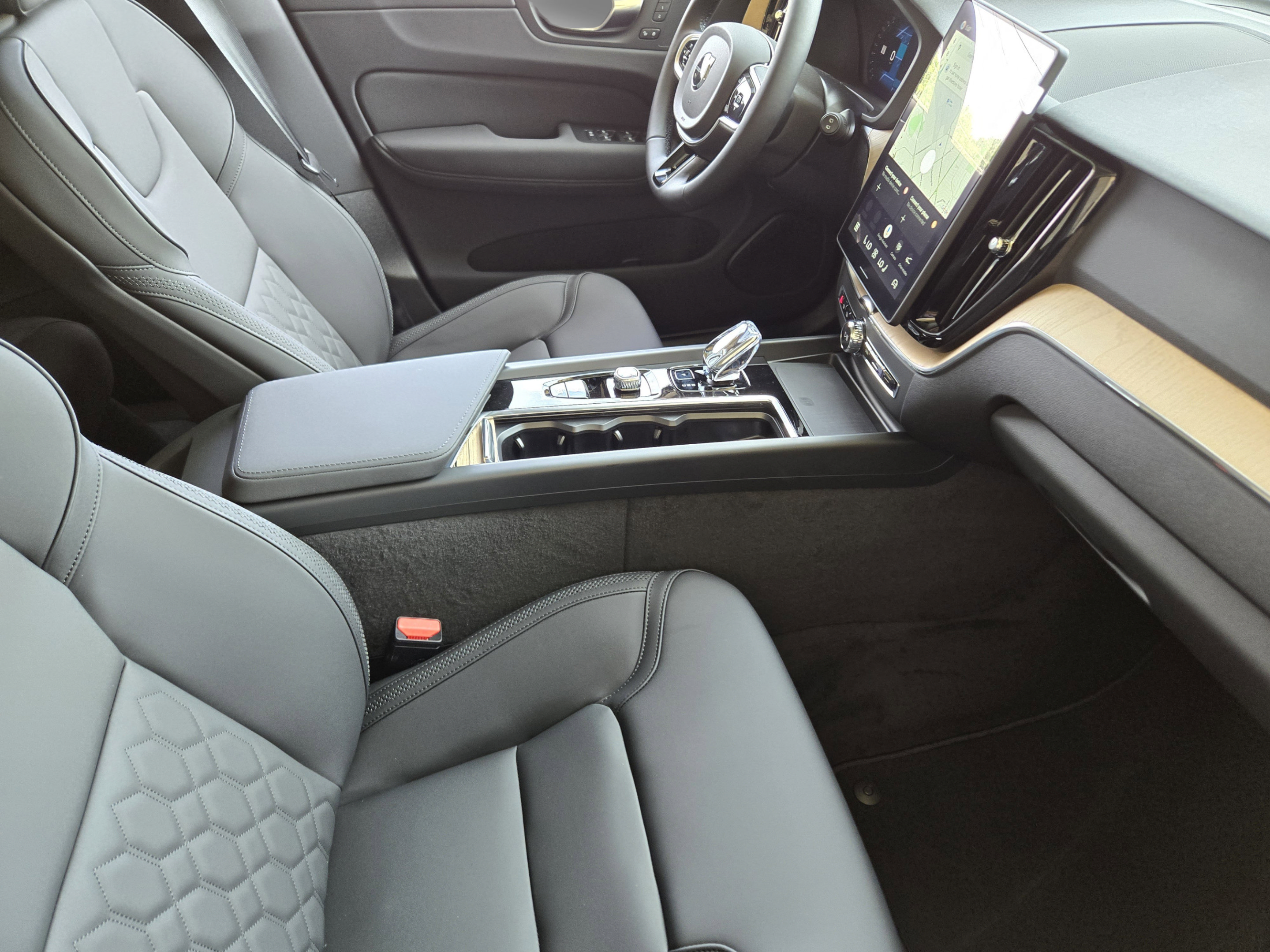 New 2026 Volvo XC60 B5 Core AWD/4WD image 11