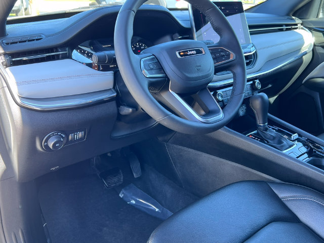 Used 2024 Jeep Compass Limited AWD/4WD image 15