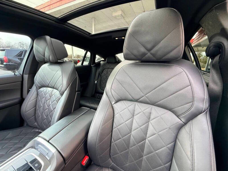 Used 2023 BMW X6 M50i w/ Parking Assistance Package AWD/4WD image 29