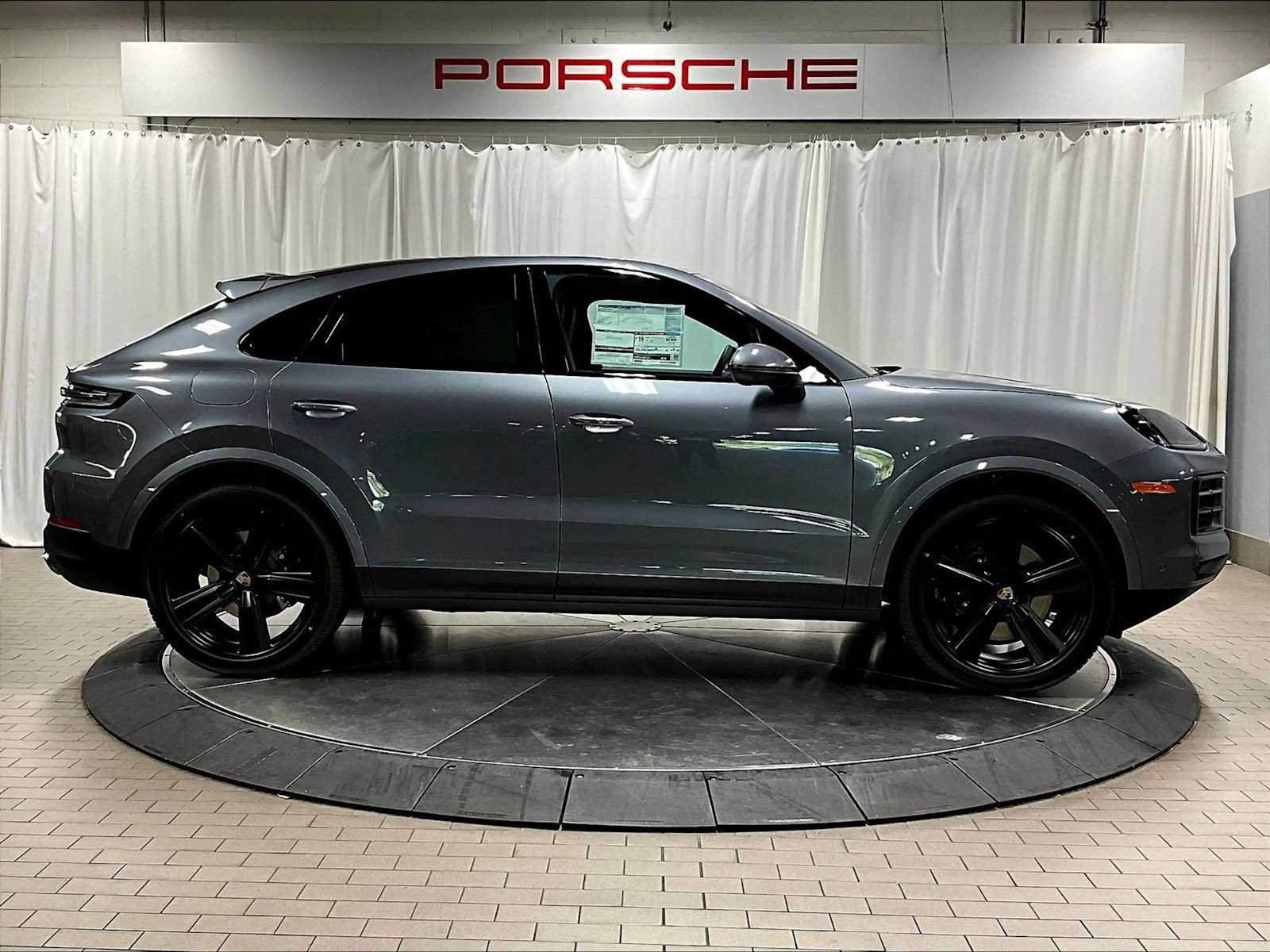 New 2026 Porsche Cayenne Coupe AWD/4WD image 8