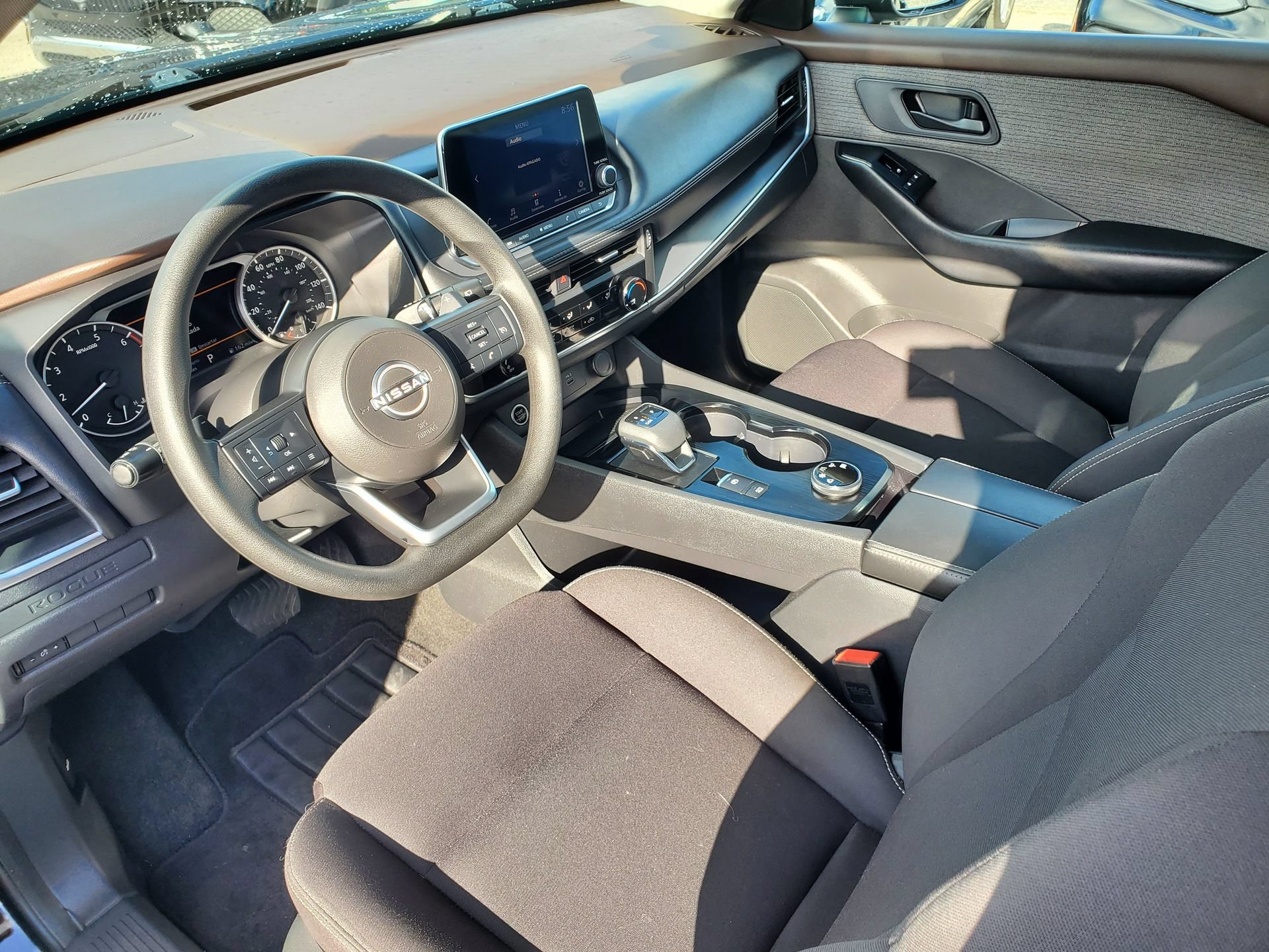 Used 2023 Nissan Rogue S AWD/4WD image 18