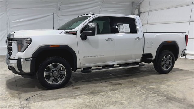Used 2025 GMC Sierra 2500 SLT w/ SLT Premium Package image 4