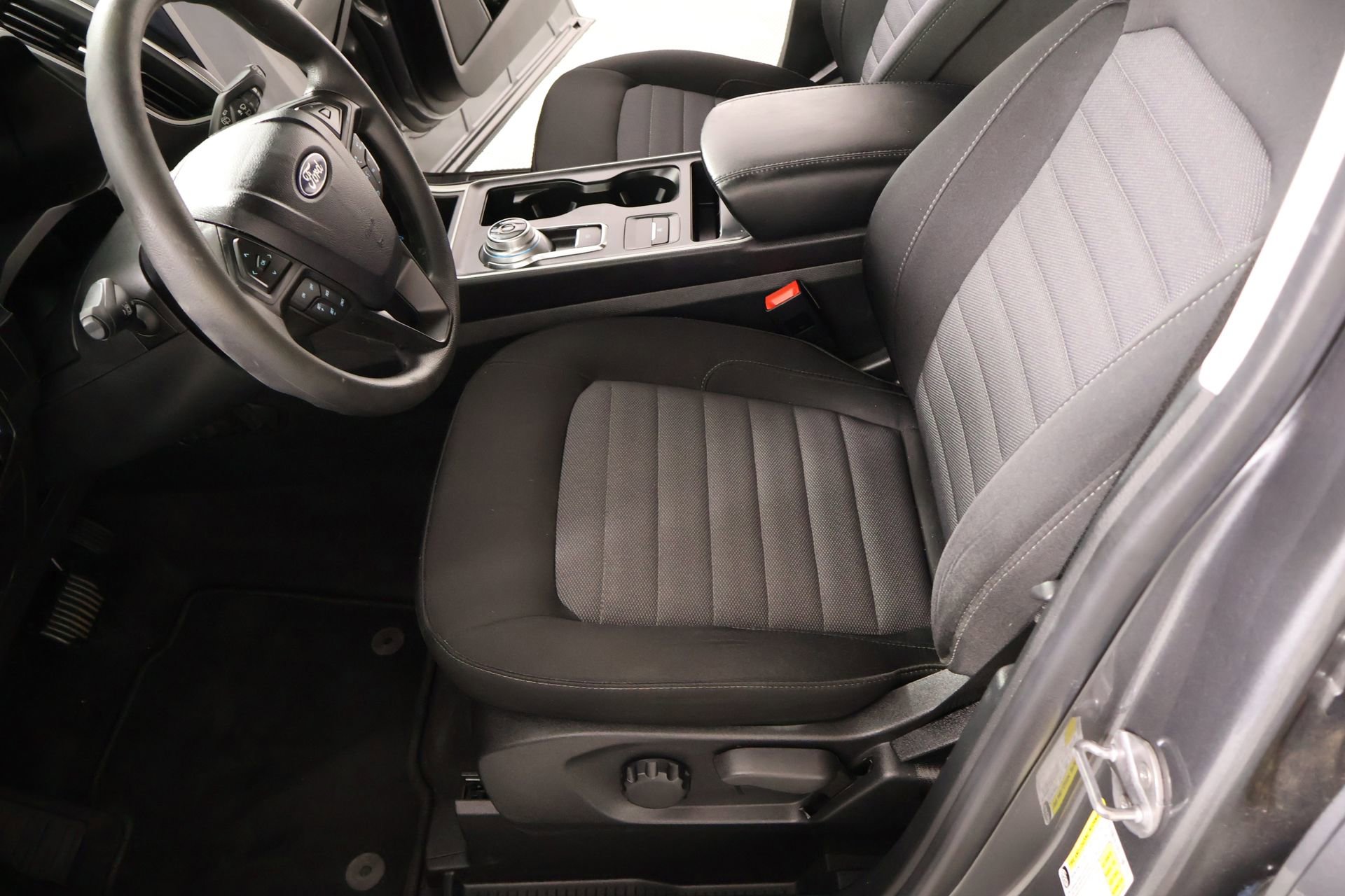 Used 2024 Ford Edge SE AWD/4WD image 10