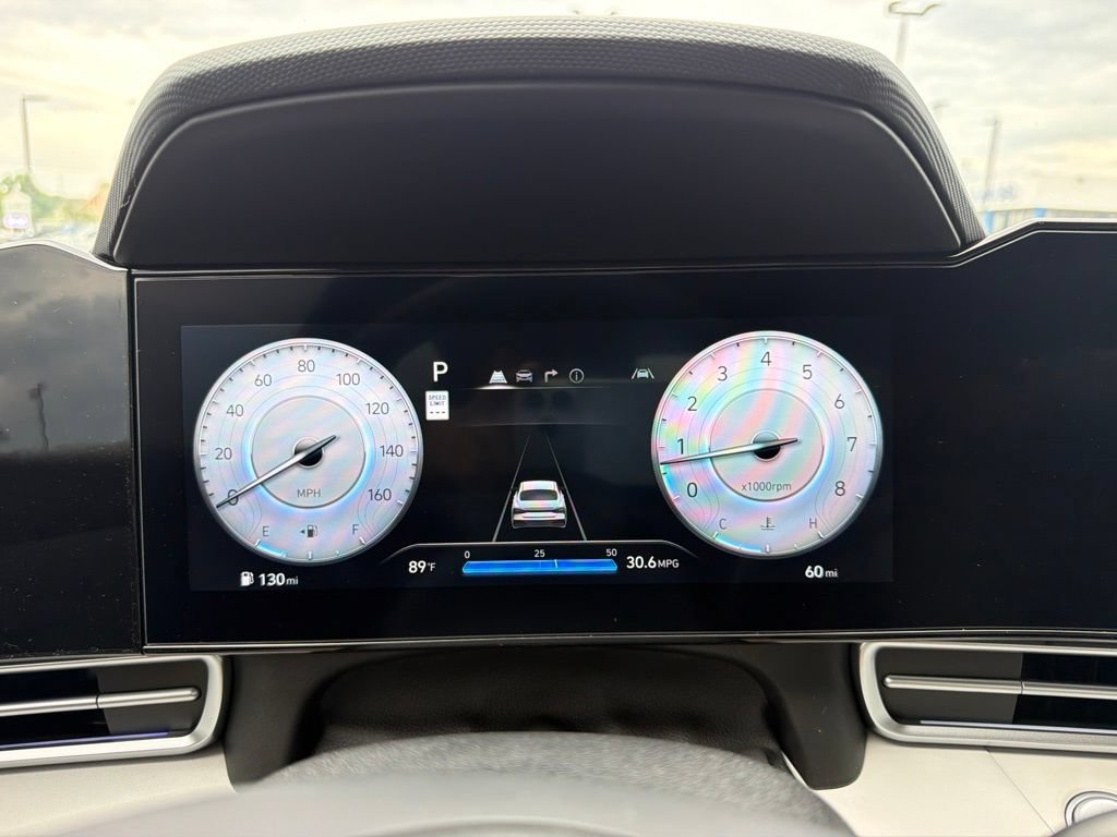 Used 2026 Hyundai Elantra Limited FWD image 17