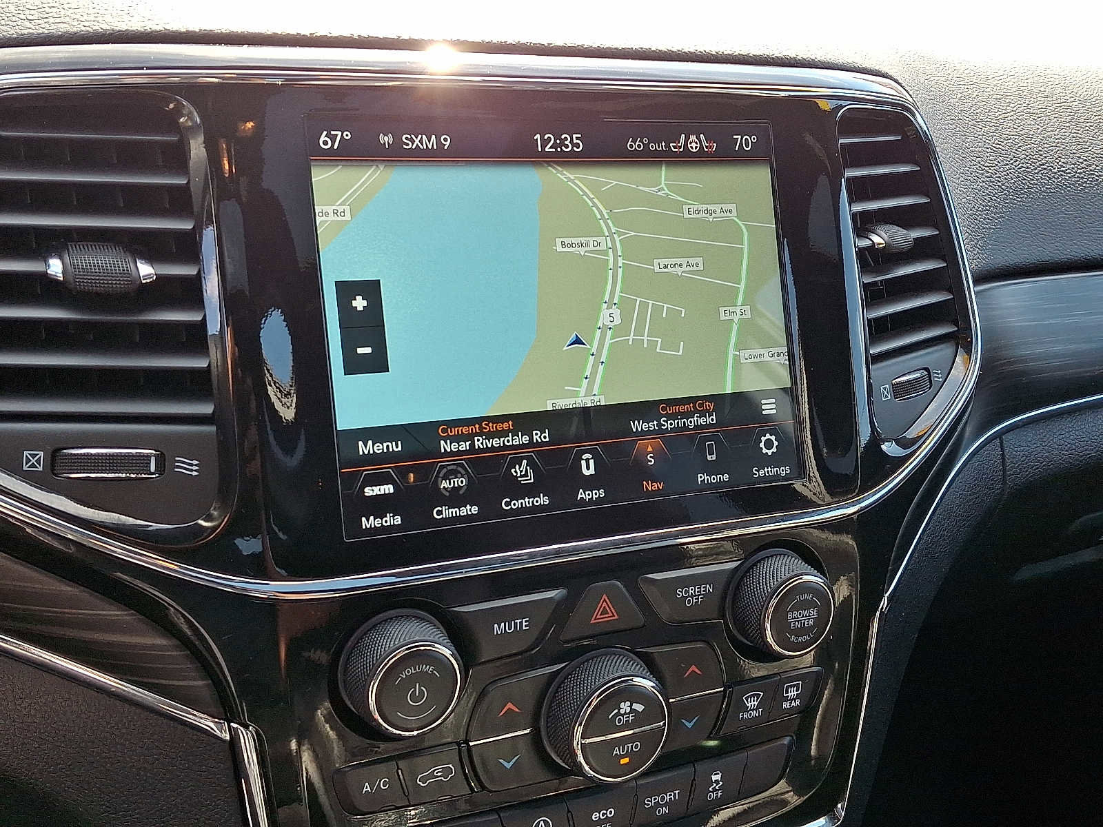 Used 2022 Jeep Grand Cherokee Limited image 19