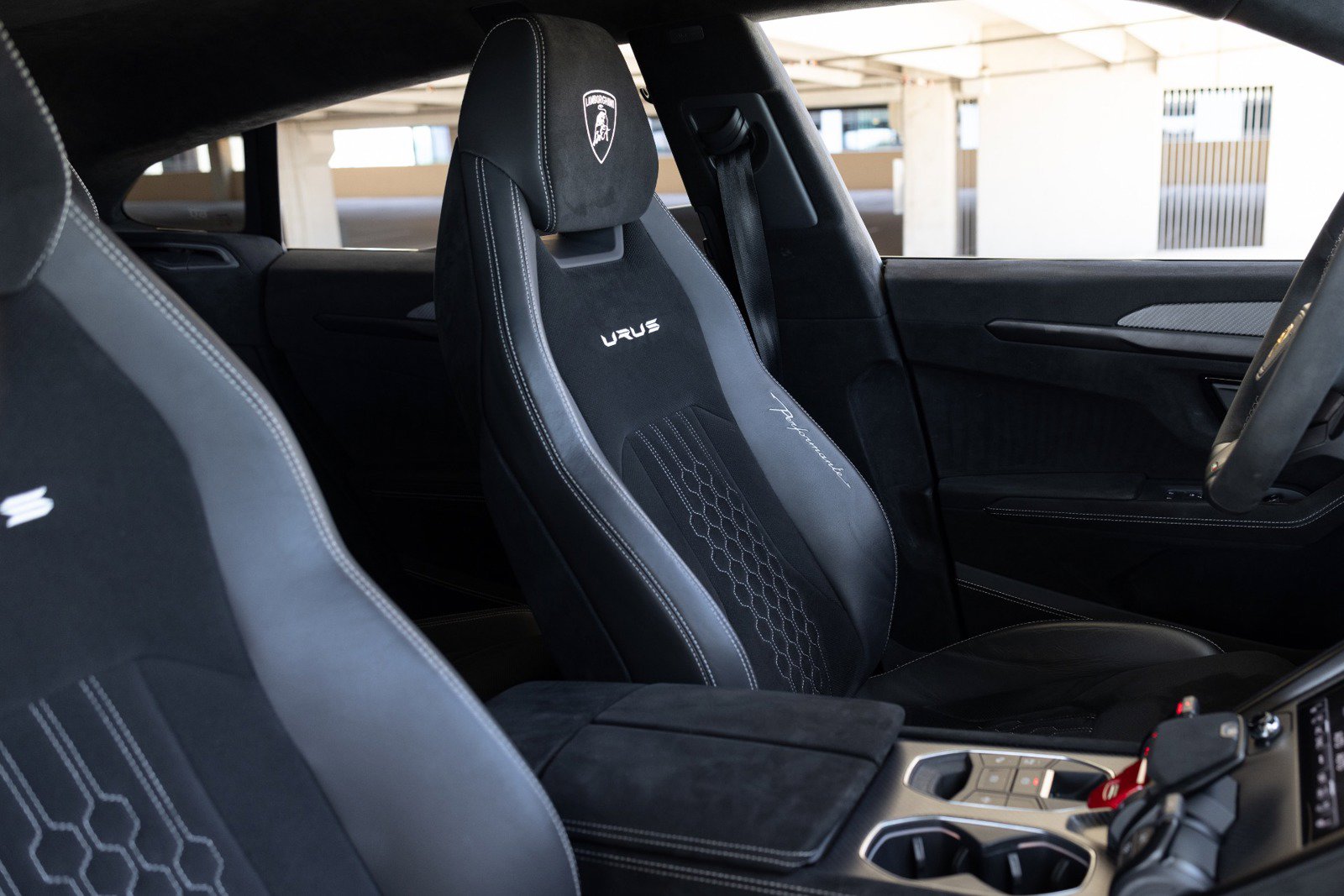 Used 2023 Lamborghini Urus Performante AWD/4WD image 62