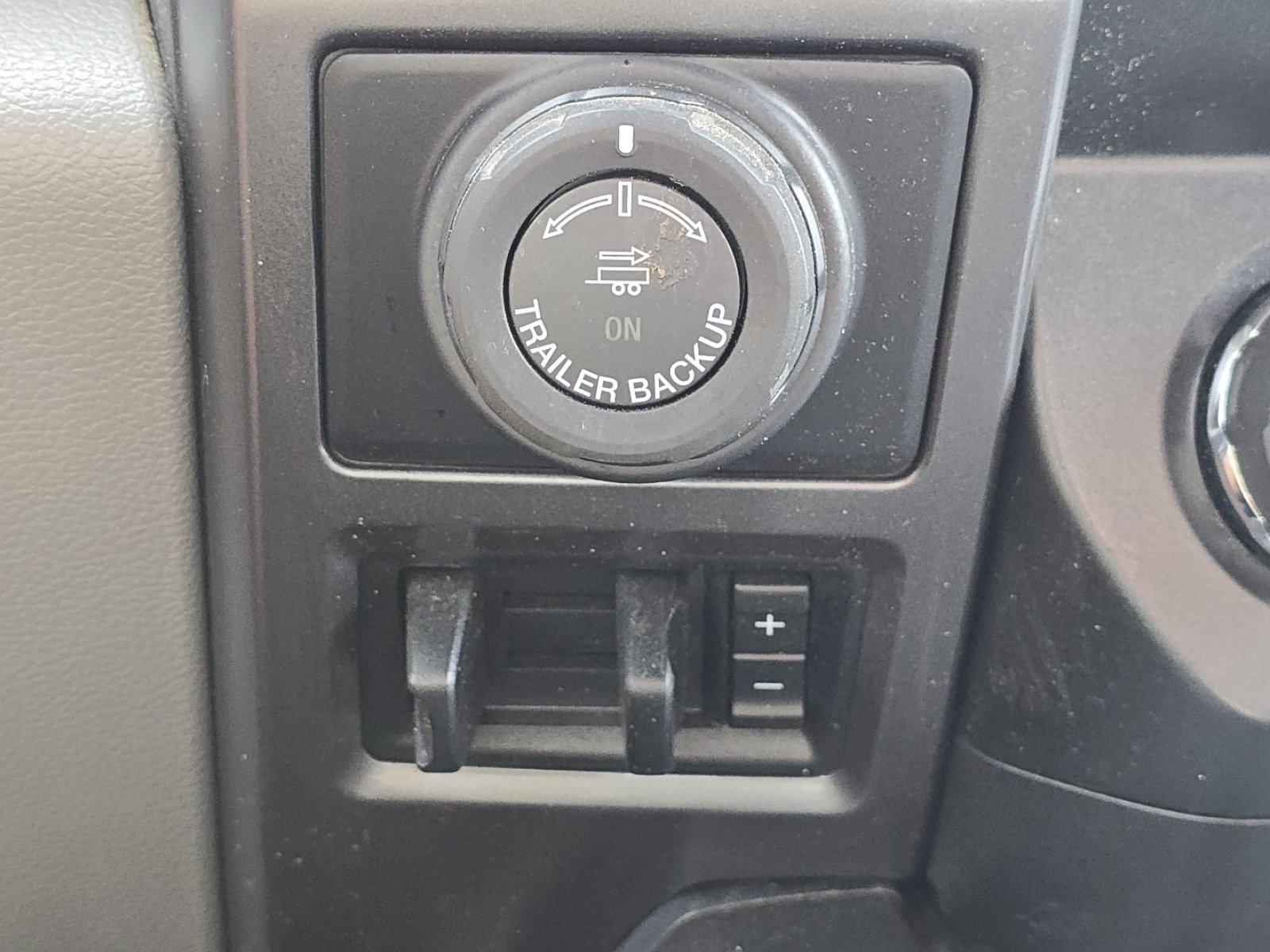 Used 2019 Ford F150 XLT w/ Equipment Group 302A Luxury AWD/4WD image 31