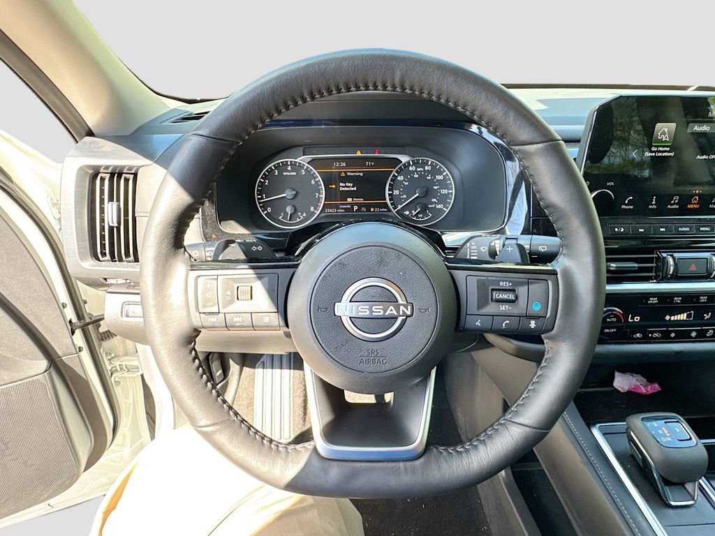 Used 2024 Nissan Pathfinder SL image 11