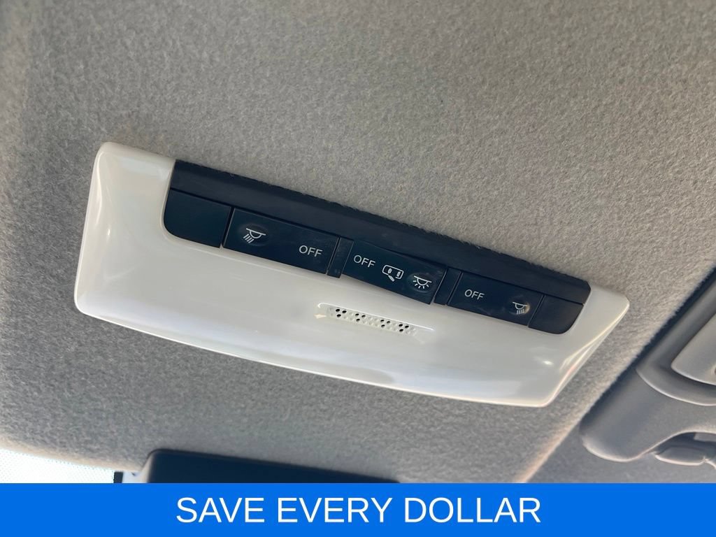 Used 2020 Nissan Kicks SR w/ SR Premium Package FWD image 21