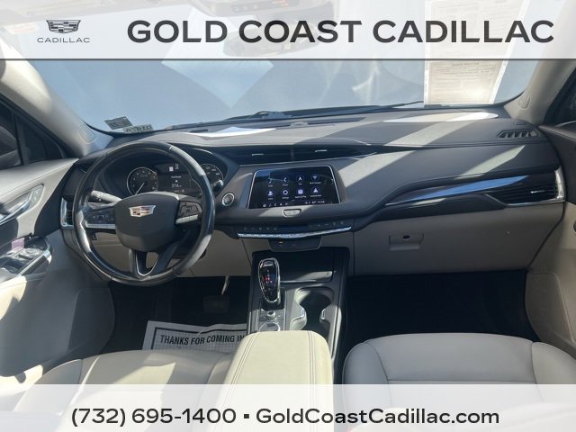 Certified 2022 Cadillac XT4 Luxury image 9