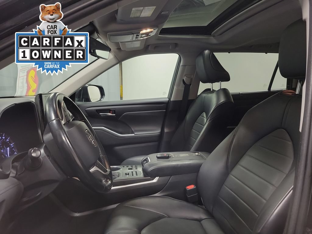 Used 2023 Toyota Highlander XLE AWD/4WD image 12