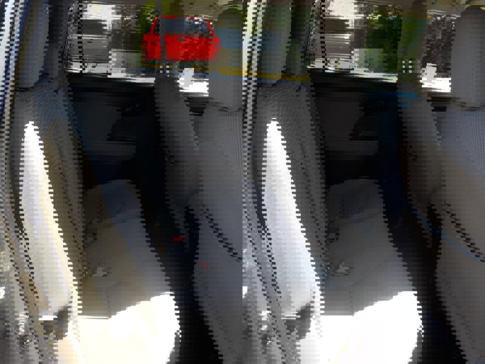 Used 2020 Toyota Highlander L image 15