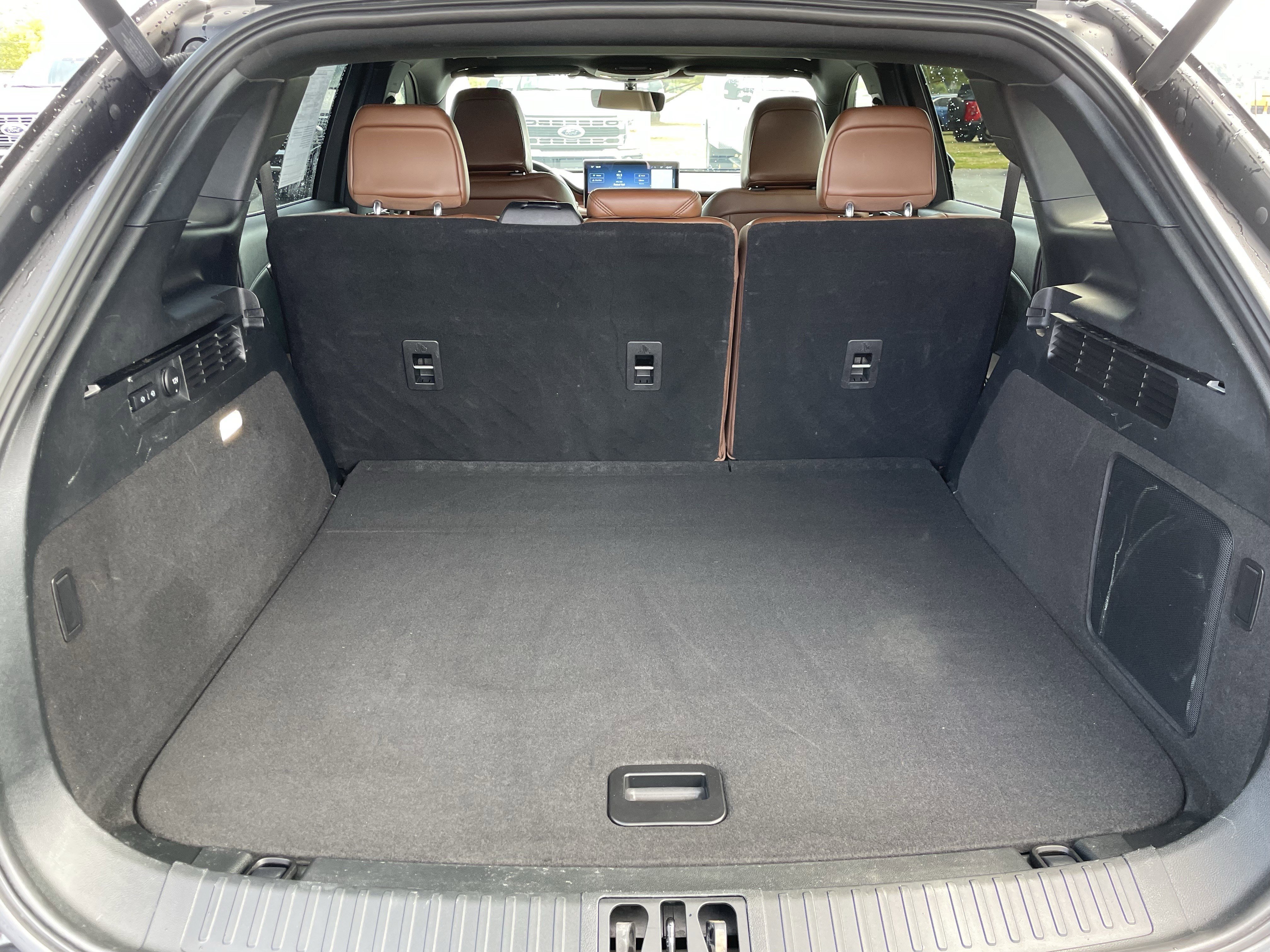 Used 2023 Lincoln Nautilus Reserve w/ Equipment Group 201A image 6