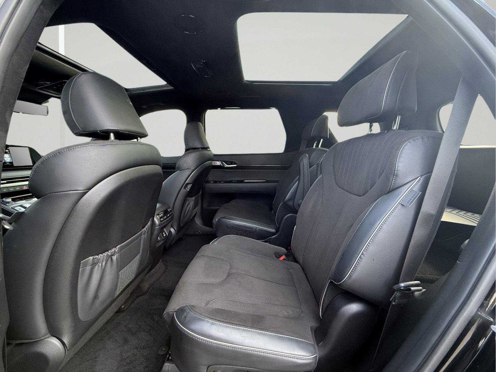 Used 2024 Hyundai Palisade Calligraphy image 8