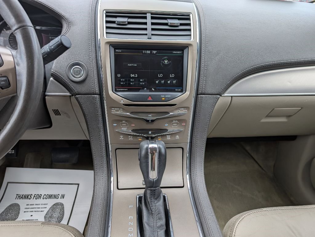 Used 2012 Lincoln MKX AWD image 12